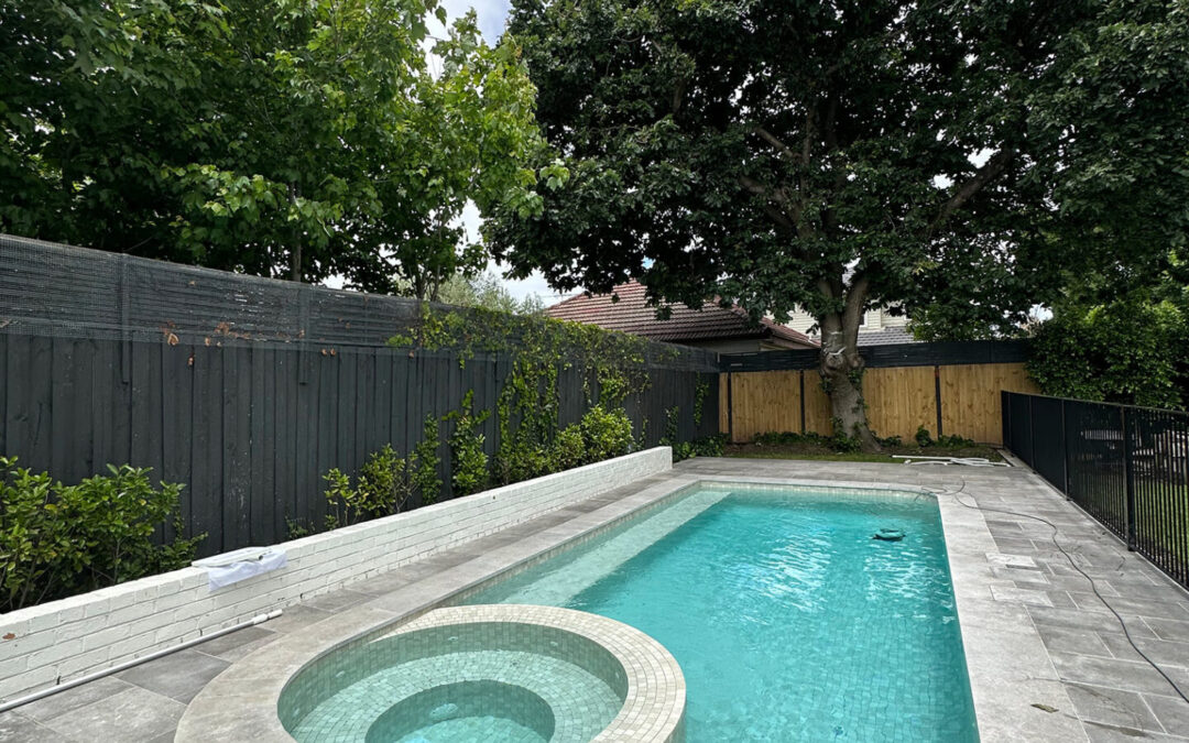 Pool and Round Spa Oasis