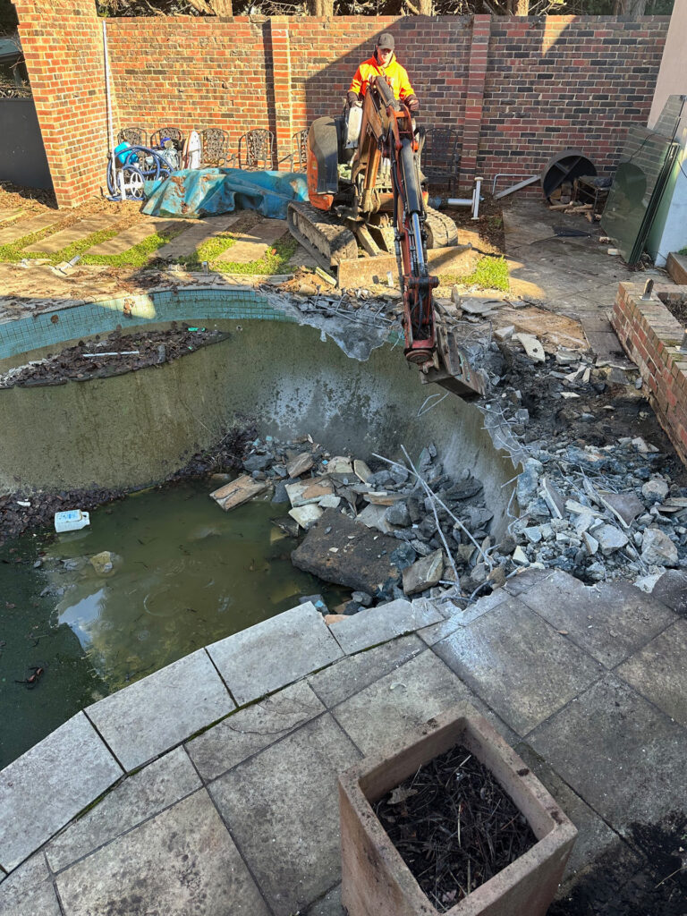 Ivanhoe East Site Venetian Pools Project Remove Existing Pool and Construct New Swimming Pool and Spa