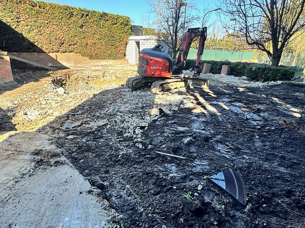 Ivanhoe East Site Venetian Pools Project Remove Existing Pool and Construct New Swimming Pool and Spa