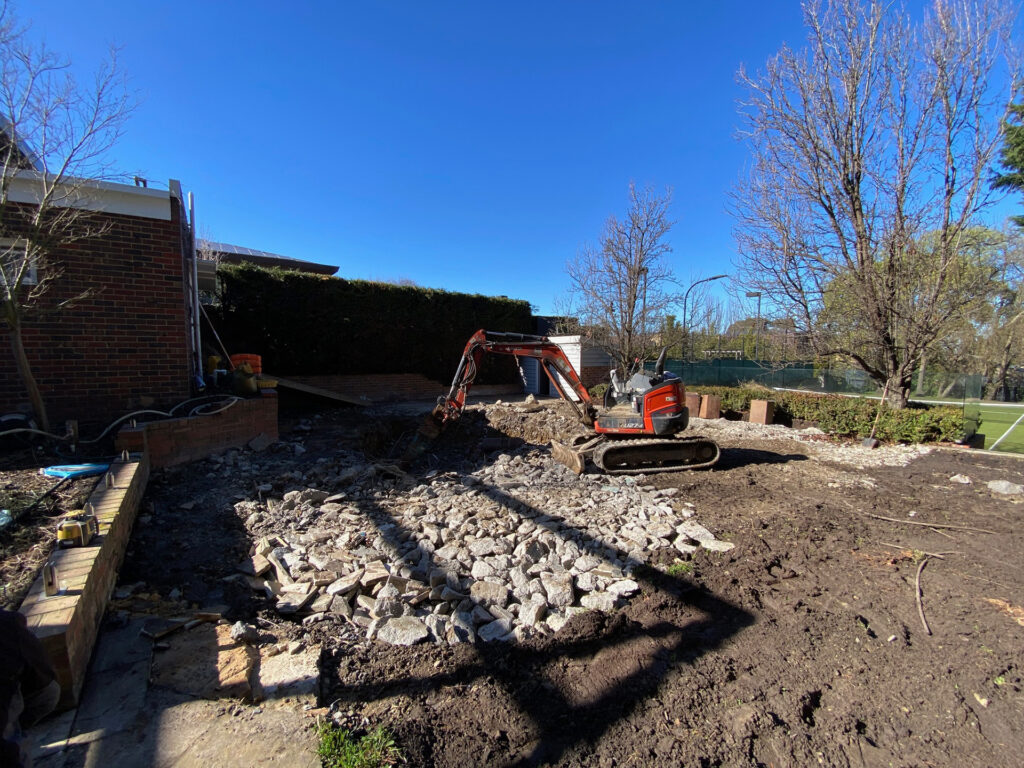 Ivanhoe East Site Venetian Pools Project Remove Existing Pool and Construct New Swimming Pool and Spa