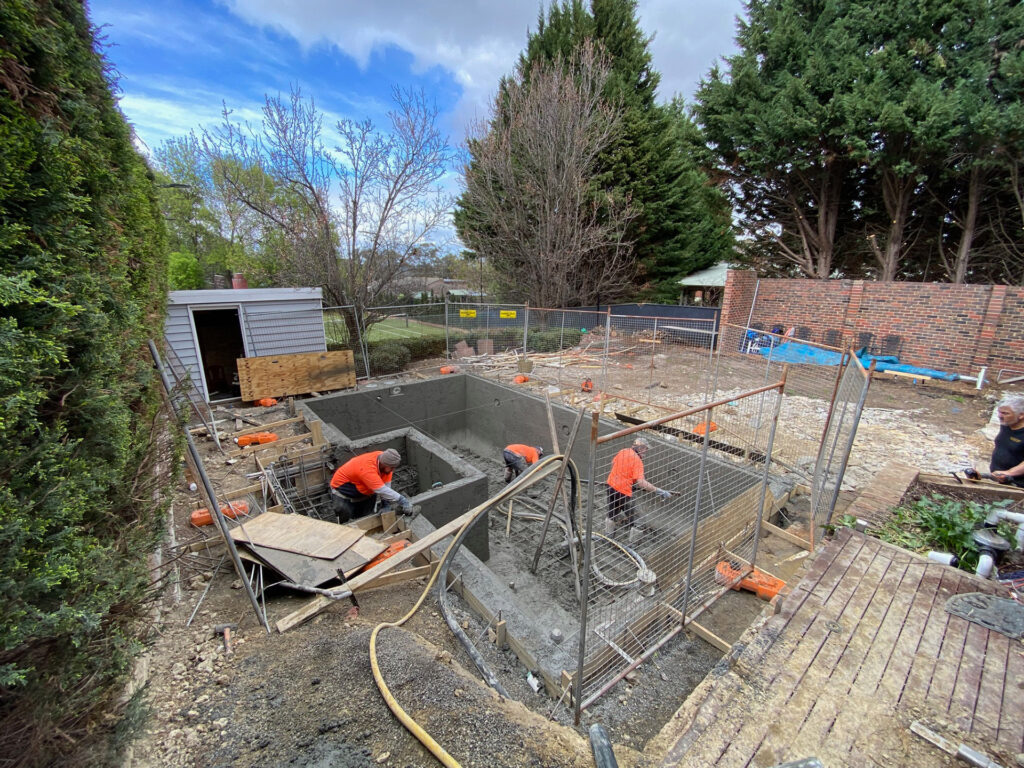Ivanhoe East Site Venetian Pools Project Remove Existing Pool and Construct New Swimming Pool and Spa